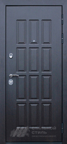 Входная дверь с чёрной и белой панелью №83 с отделкой МДФ ПВХ - фото